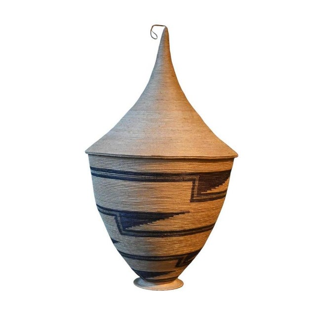 Black Igiseke Tutsi Basket with Lid on Stand, Rwanda / Burundi, Early 20th Century For Sale - Image 8 of 8