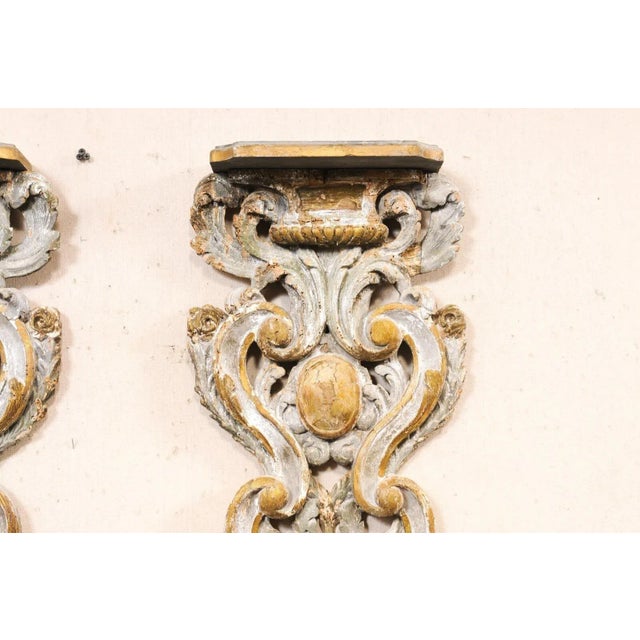 18th Century Pair of 18th Century Italian Pierce-Carved Wall Corbels For Sale - Image 5 of 10