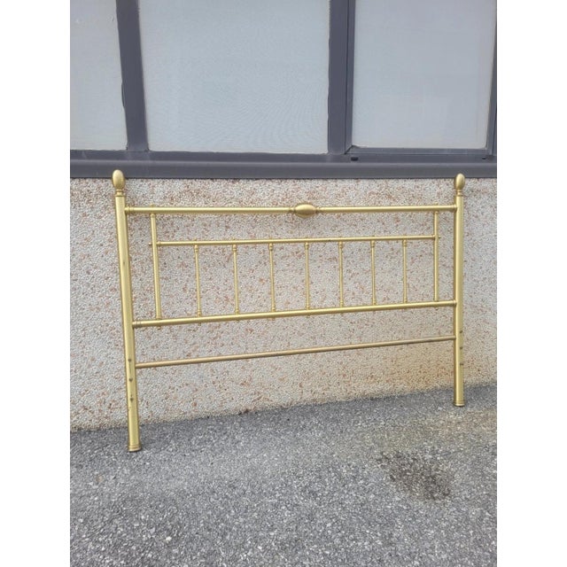 Double headboard in gilded brass. Excellent overall condition. Length: 175 cm Height: 128 cm