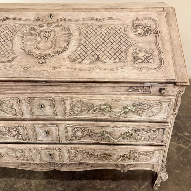 18th Century French Régence Period Carved Oak Secretary Desk For Sale - Image 9 of 18