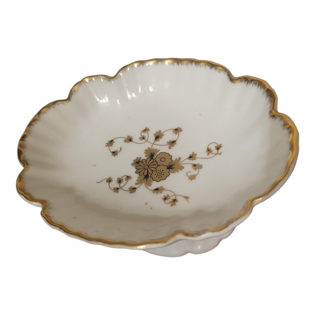 Collector's Lefton Pedestal Soap Dish With Gold Trim and Floral Detailing. For Sale
