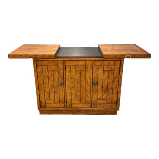 1970s Vintage Drexel Heritage Expandable Rolling Bar Cabinet For Sale