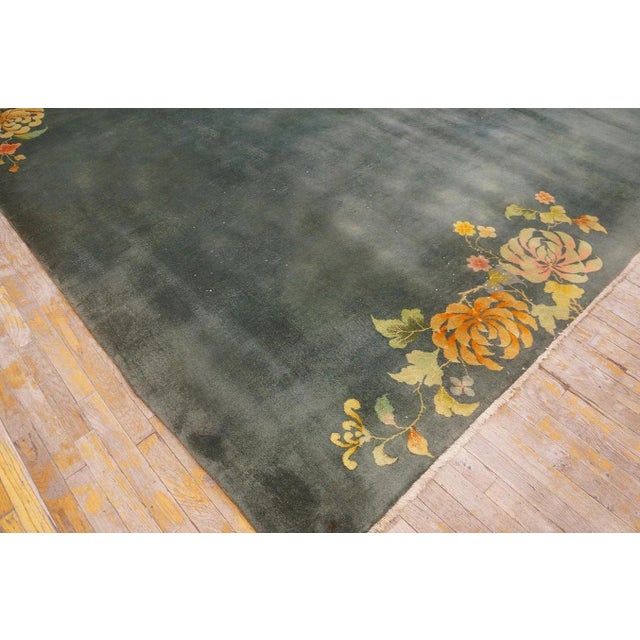 1930s Green Floral Minimalist Antique Chinese Art Deco Carpet 8'10" X 11'7" Knotted Wool Rug For Sale - Image 9 of 11