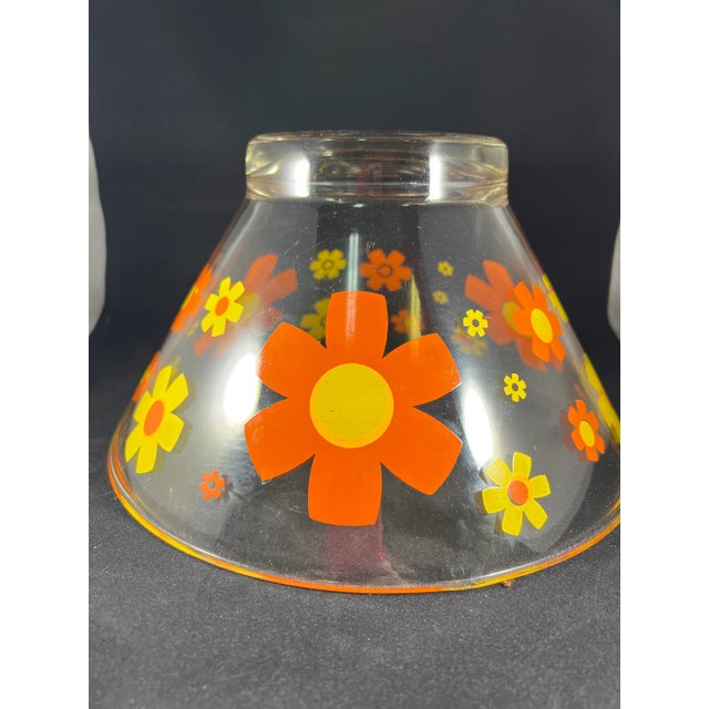 1960s 1960s Mid-Century Modern Atomic Retro Mod Boho Chic Orange & Yellow Daisy Glass Serving Bowl For Sale - Image 5 of 11
