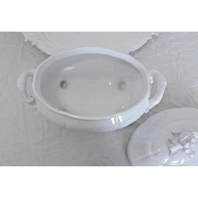 French Vintage Lallier à Moustiers Faïence Tureen & Underplate For Sale In Baton Rouge - Image 6 of 10