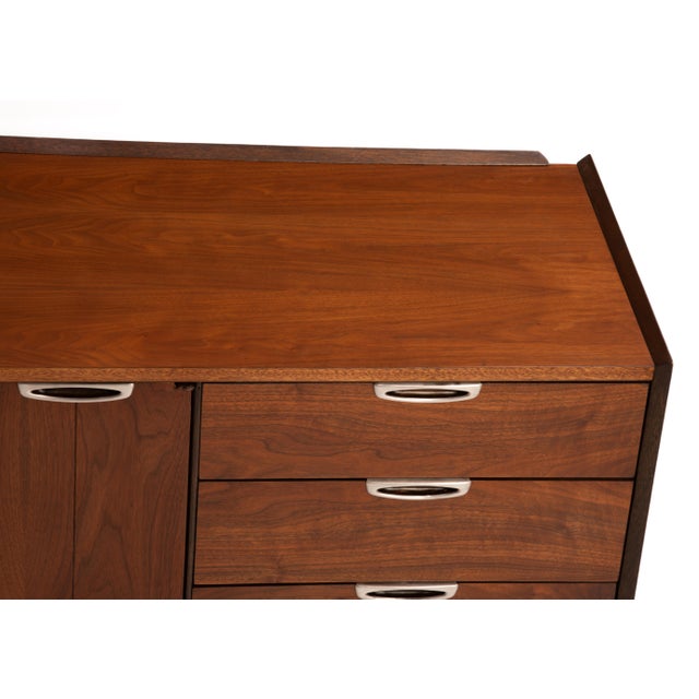 Broyhill Premier Walnut Mid Century Dresser Twelve Drawers Central Doors Credenza For Sale - Image 14 of 17