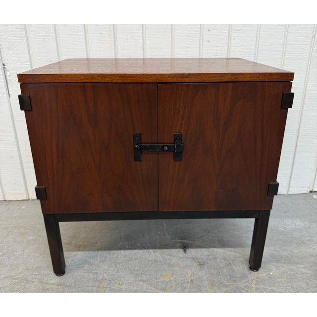 Wood Mid-Century Modern Directional for Milo Baughman Walnut Nightstands - Set of 2 For Sale - Image 7 of 10