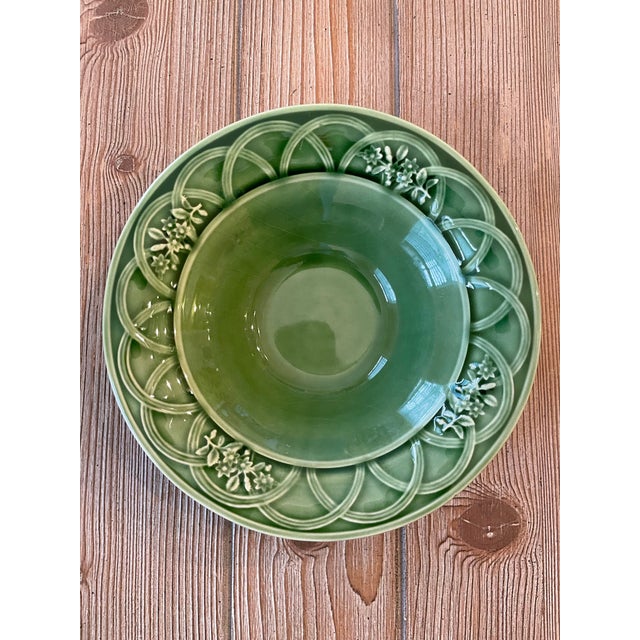 Rustic European Pair of Vintage Green Majolica Bordallo Pinheiro Bowls From Portugal For Sale - Image 3 of 10