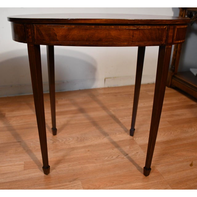 1910s Pair Antique English Hepplewhite Mahogany Side Tables / End Tables For Sale - Image 15 of 18