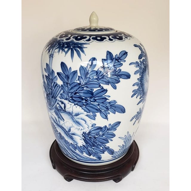 1950s Vintage Chinese Blue & White Porcelain Ginger Jar With Birds & Bamboo, Wood Stand For Sale - Image 5 of 10