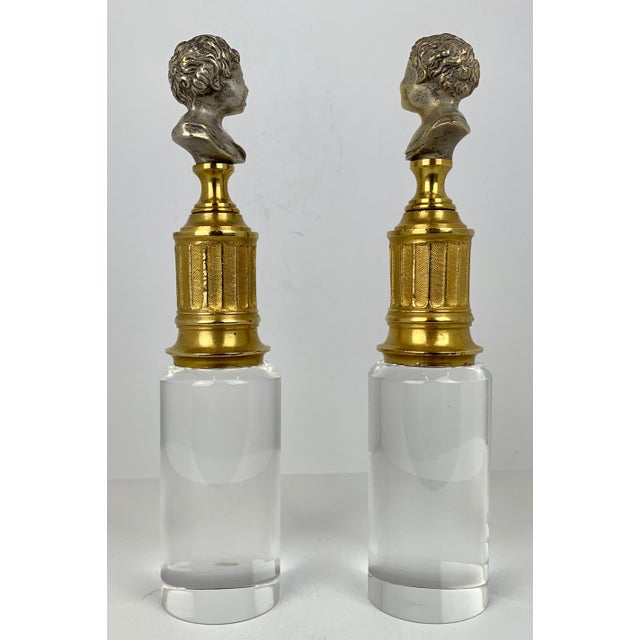 Traditional Pair of Parcel-Gilt Crying Babies on Fluted Columns After Jean-Antoine Houdon For Sale - Image 3 of 9