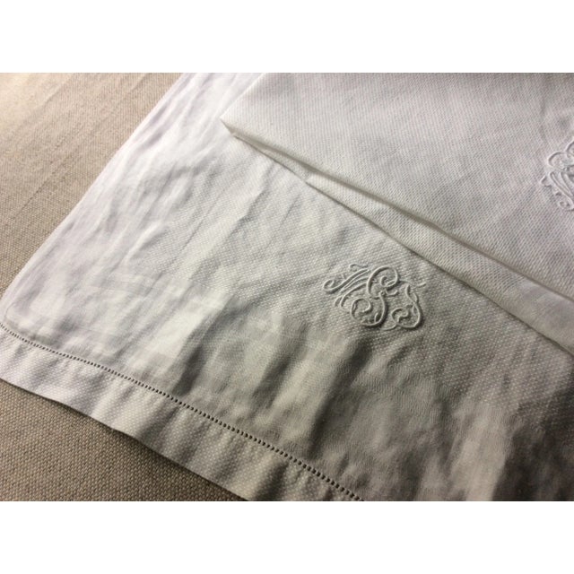 White Pristine Art Deco Linen With Groovy Loopy Monogram - Paris Flea Market Treasure For Sale - Image 8 of 10