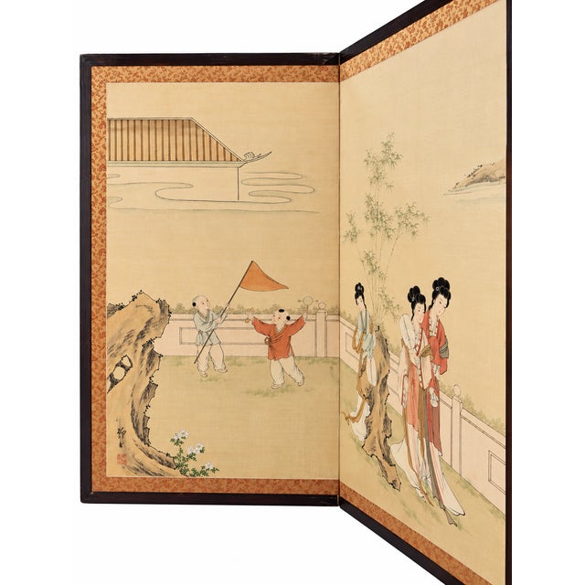 1970s Chinese Hand-Painted Silk Four-Panel Folding Screen | Attributed to Yang Zhi | Hong Kong For Sale - Image 17 of 18