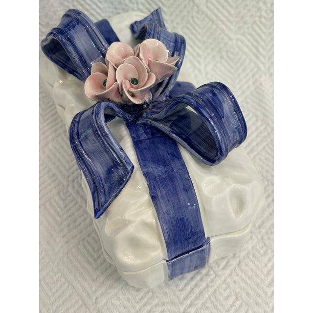 Rustic European Late 20th Century d.c.r. Blue and White Trompe L’oeil Ceramic Jewelry or Trinket Box Made in Italy For Sale - Image 3 of 8