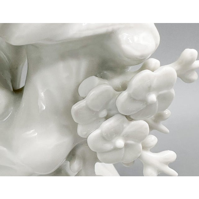 Ceramic 1970s Blanc De Chine Fitz & Floyd Birds and Flowers Figurine - Chinoiserie, Traditional, Hollywood Regency For Sale - Image 7 of 14