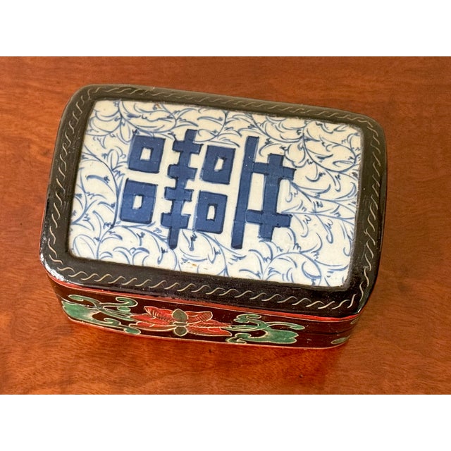 Chinese Mid 20th Century Porcelain Shard Lacquered Wood Trinket Box For Sale - Image 3 of 8