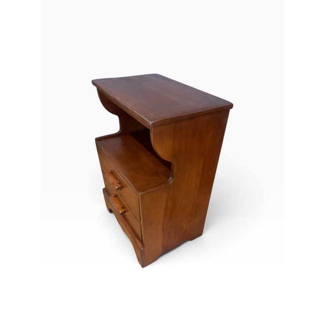 Wood Refinished Cushman Colonial Creations Nightstand/Russet Maple Bedside Table | Vintage Open Shelf Farmhouse 2-Drawer End Table For Sale - Image 7 of 11