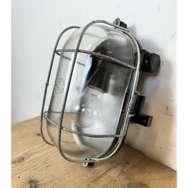 Industrial Industrial Brown Bakelite Wall Light with Clear Glass, 1960s For Sale - Image 3 of 17