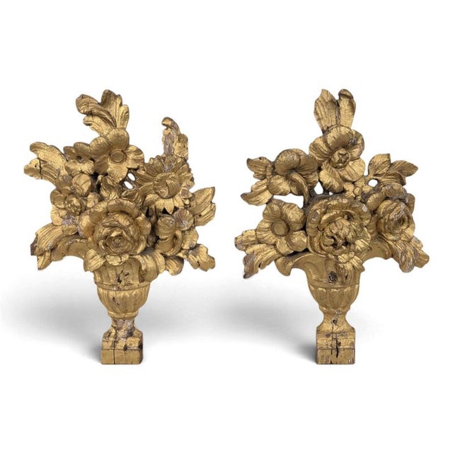 Carved and Gilded Wooden Ornaments with Floral Bouquets, Set of 2 For Sale - Image 11 of 11