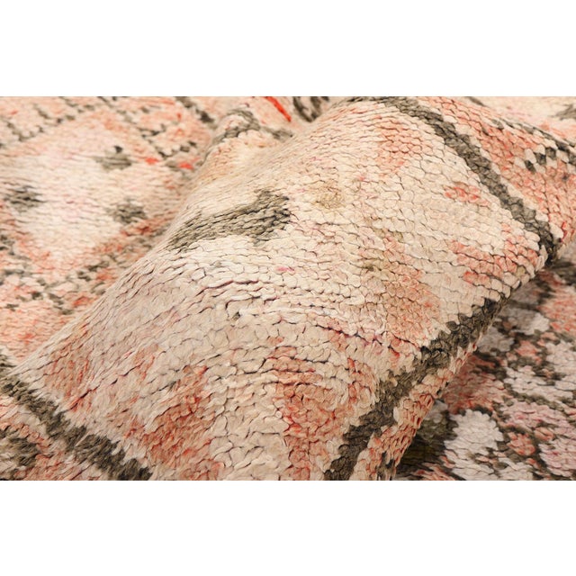 Textile Vintage Moroccan Beni Ourain Rug - 05'07 X 09'02 For Sale - Image 7 of 11