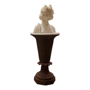 Early 20th Century M. Marini Italian Marble Bust of a Young Woman