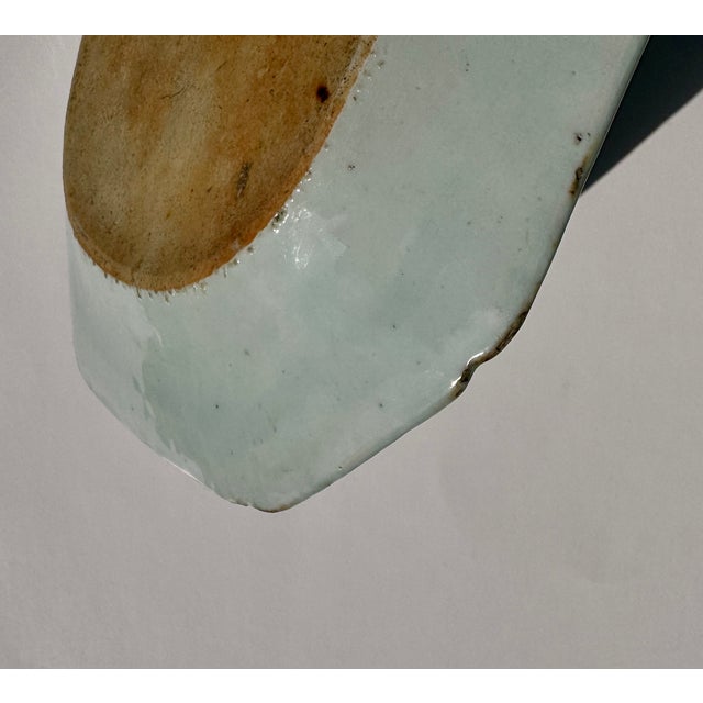 Chinese Export Hand-Painted Blue & White Porcelain Platter With Floral Basket, Circa 1800 For Sale - Image 11 of 13