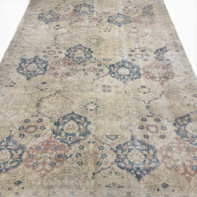 Antique Turkish Sivas Rug 6x9 | Ivory, Faded Blue & Dusty Rose Floral Design For Sale - Image 4 of 4