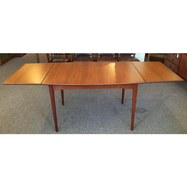 Mid Century Modern Extending Teak Dining Table c.1960 For Sale - Image 10 of 11