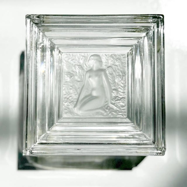Art Deco Vintage Lalique ‘Duncan’ Crystal Square Signed Box For Sale - Image 3 of 4