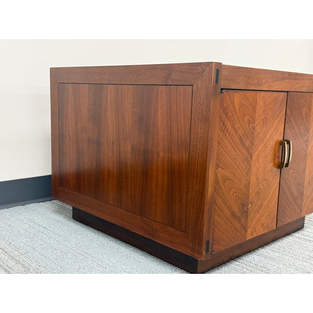 Lane Mid-Century Modern Walnut Side Table Cabinet For Sale In Saint Louis - Image 6 of 11