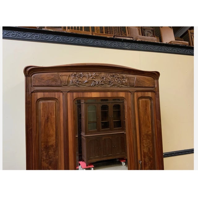 Antique Art Nouveau Wardrobe from École Nancy, 1910 For Sale - Image 3 of 9