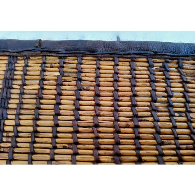 Wood Vintage Tuareg Rug in Rush and Leather, 1990s For Sale - Image 7 of 9