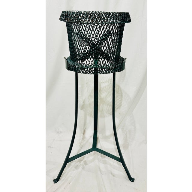 Mid Century French Style Green Metal Mesh Planter & Tripod Plant Stand, in the Manner of Mathieu Matégot, C. 1950s For Sale - Image 9 of 12