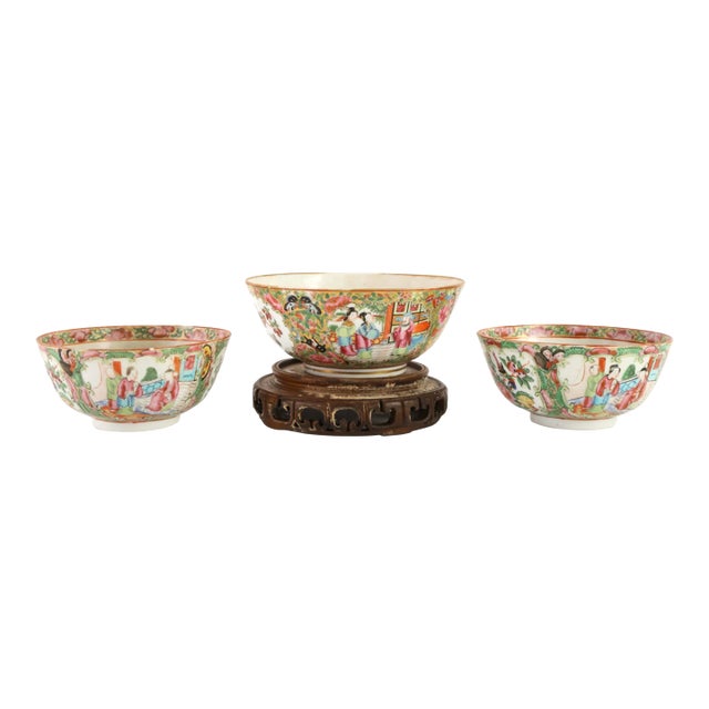 Mid 19th Century Rose Medallion Bowls- Set of 3 For Sale
