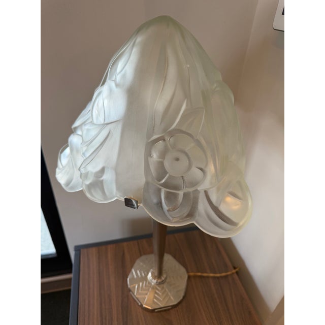 Beautiful Art deco Paris Start molded glass Circa 1920-30s Supported by a geometric, slender column crafted from silvered...