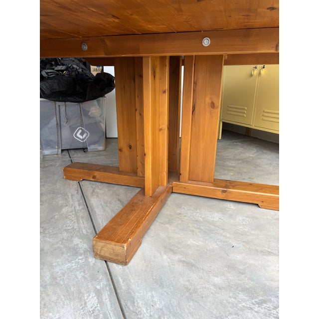 Wood 1970s Mid-Century Rainer Daumiller Inspired Solid Pine Round Pedestal Dining Table For Sale - Image 7 of 11