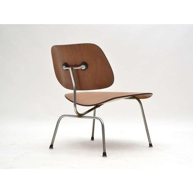 Charles and Ray Eames Walnut LCM Lounge Chair by Herman Miller For Sale In Chicago - Image 6 of 9
