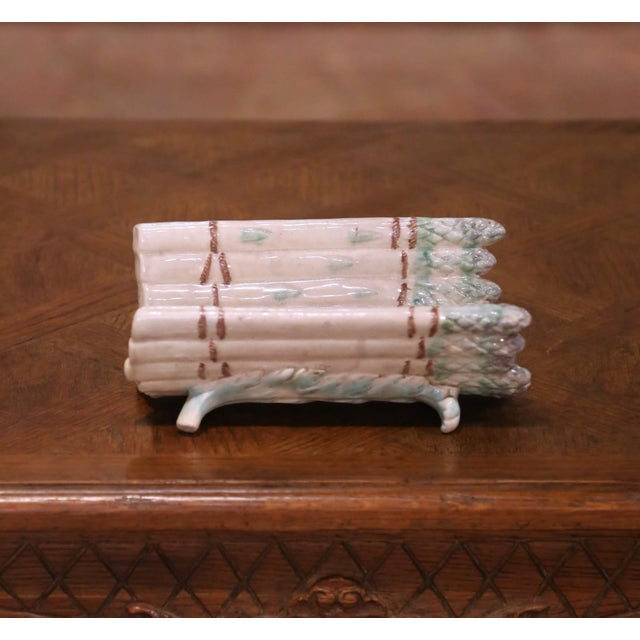 French Early 20th Century French Majolica Asparagus Form Centerpiece Vessel For Sale - Image 3 of 9