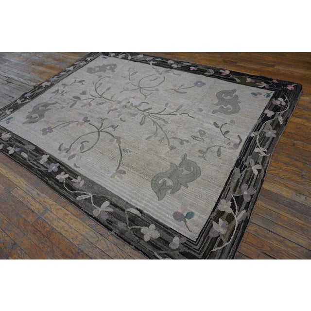 Antique American Hooked Rug, size: 5' 10" x7' 9" Antique American Hooked Ivory 1900s Wool Rug, Circa Date: 1900s. This...