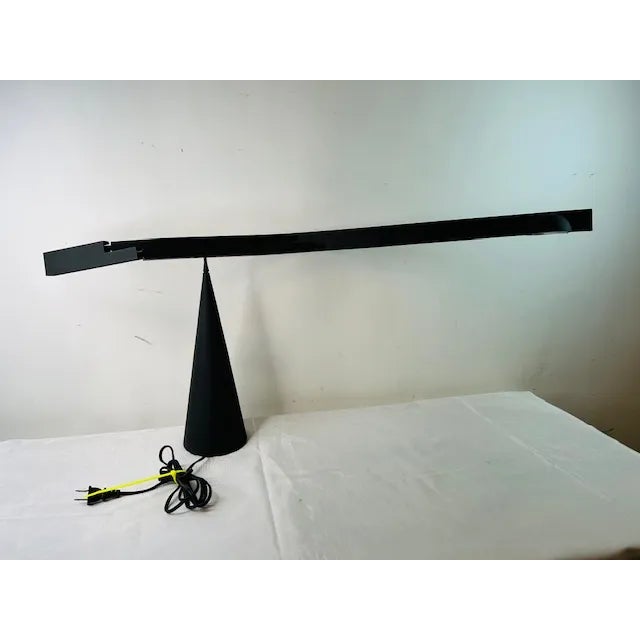 Mario Barbaglia and Marco Colombo 1980s Sculptural Mario Barbaglia Marco Colombo for Italiano Luce Post Modern Table/Desk Lamp For Sale - Image 4 of 10