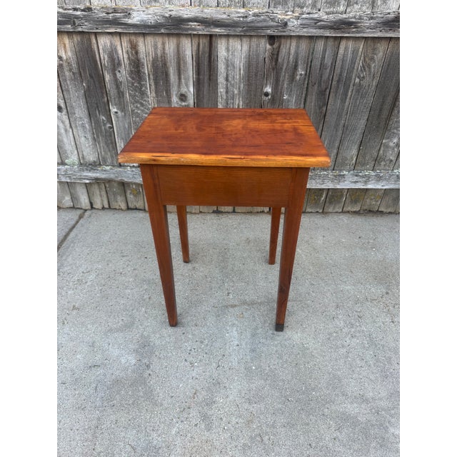 Antique American Federal Hepplewhite One-Drawer Side Table, Circa 1820 For Sale - Image 4 of 7