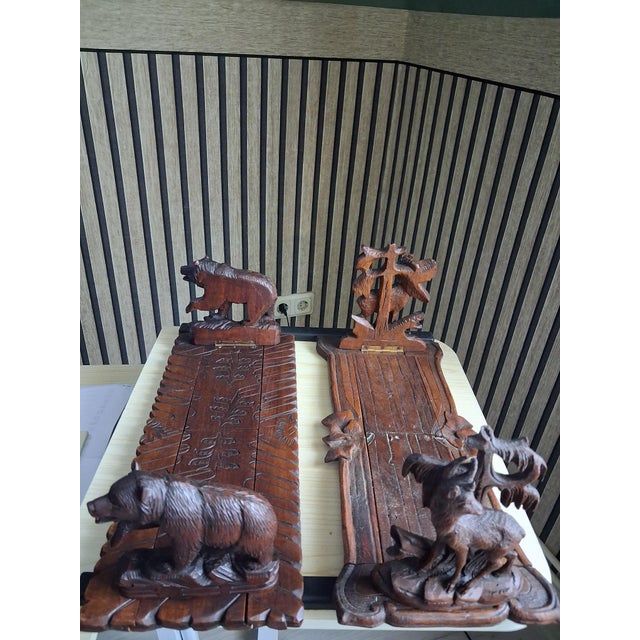 Walnut Wood Bookends from the Black Forest and Brienz, Switzerland, Set of 2 For Sale - Image 5 of 15