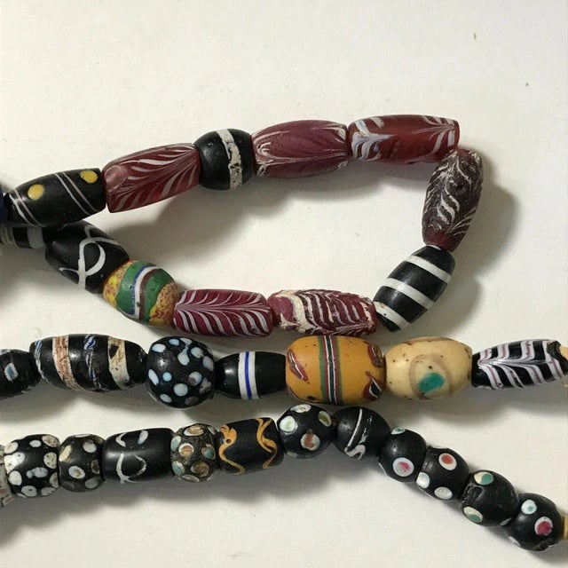 Early 20th Century Venetian Feather Striped Skunk Thousand Eye Millefiori African Trade Glass Beads For Sale - Image 9 of 11
