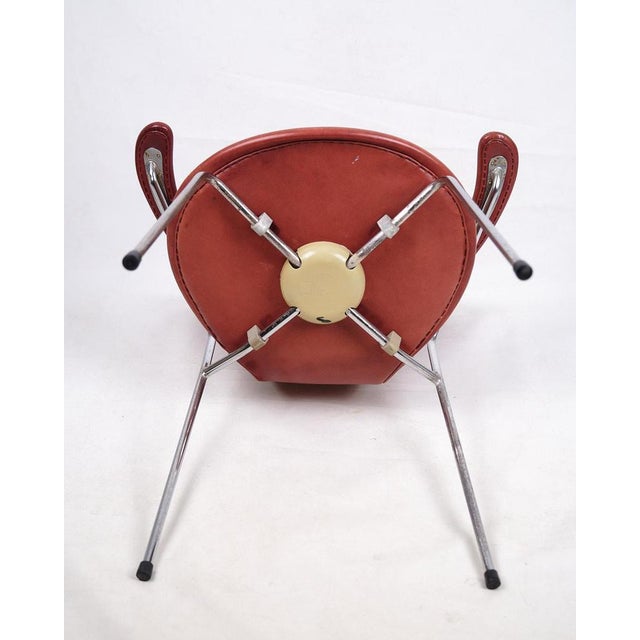Metal Model 3207 Seven Chair with Armrest in Cognac Leather by Arne Jacobsen from Fritz Hansen, 1980s For Sale - Image 7 of 9