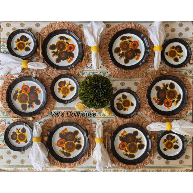 Vintage Italian Yellow Ceramic Napkin Rings - Set of 8 For Sale - Image 4 of 14