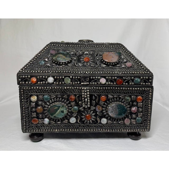 Vintage Moorish Agate Inlaid Silver Filigree Jewelry Trinket Box Treasure Chest For Sale - Image 12 of 12