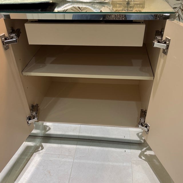 1960s Attributed to Ello Mirror and Chrome 3-Door Credenza For Sale In Savannah - Image 6 of 12