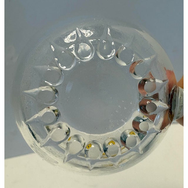 Transparent Mid-Century Pressed Glass Daisy Snack Set | Four Plates With Four Cups Mid-Century Modern / Hollywood Regency For Sale - Image 8 of 9