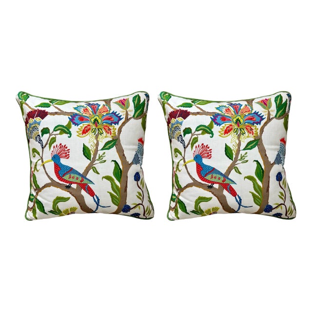 Pair of Cha Cha Multi Pillows With Oyster Linen Back and Kelly Linen Piping For Sale