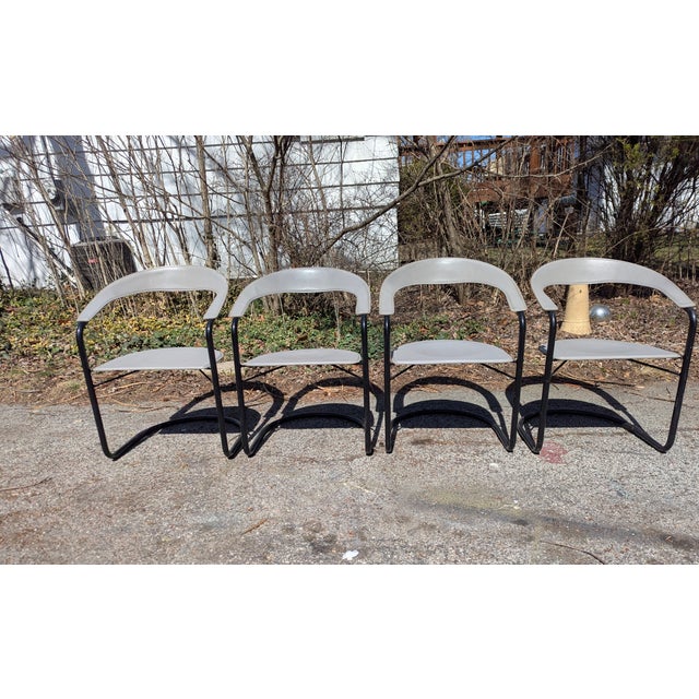 Post Modern Design that works with all styles. Slick. These chairs are not tagged by the manufacturer.